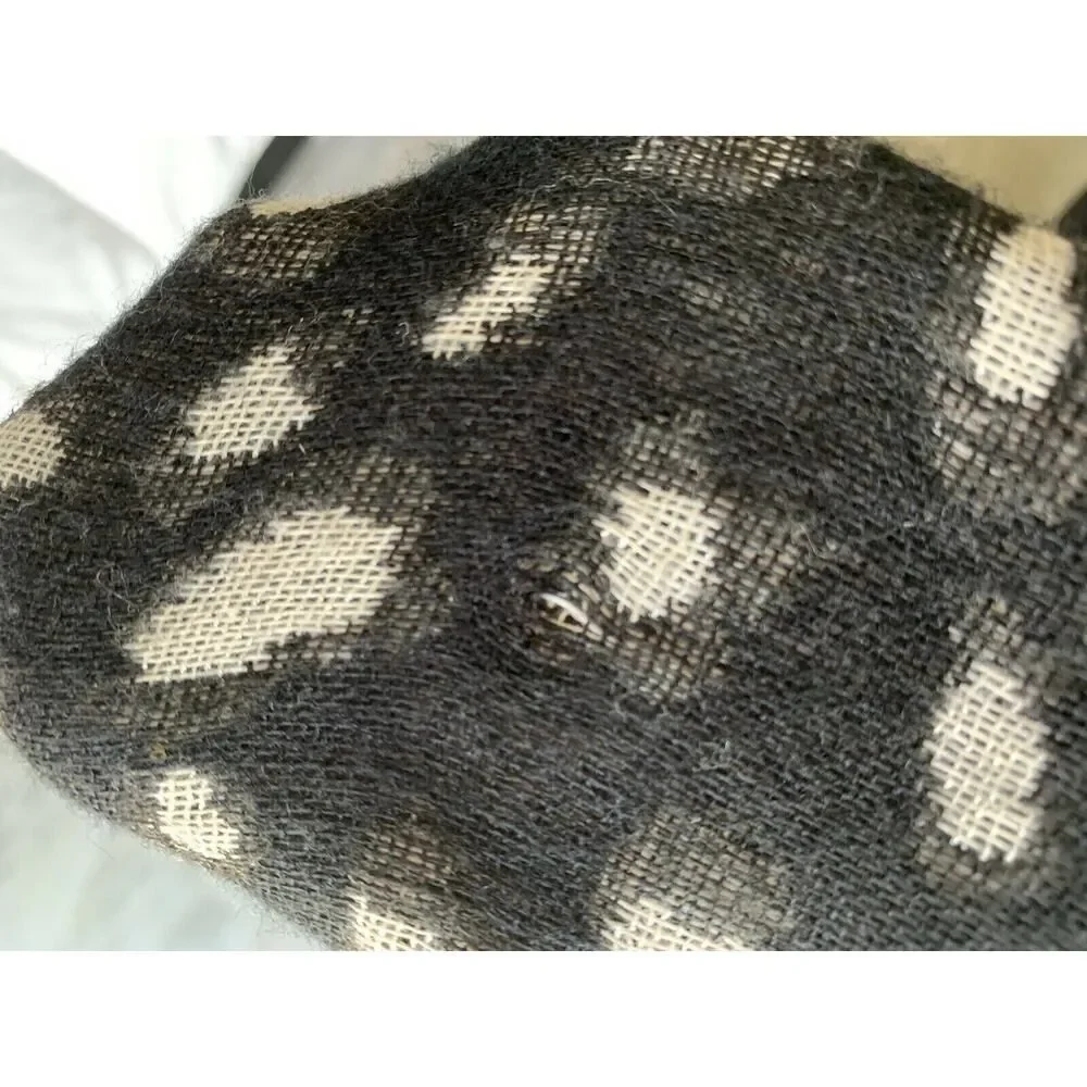Los Angeles Boutique Designer Pashmina Scarf Wrap Warm Black White Gray Fringe